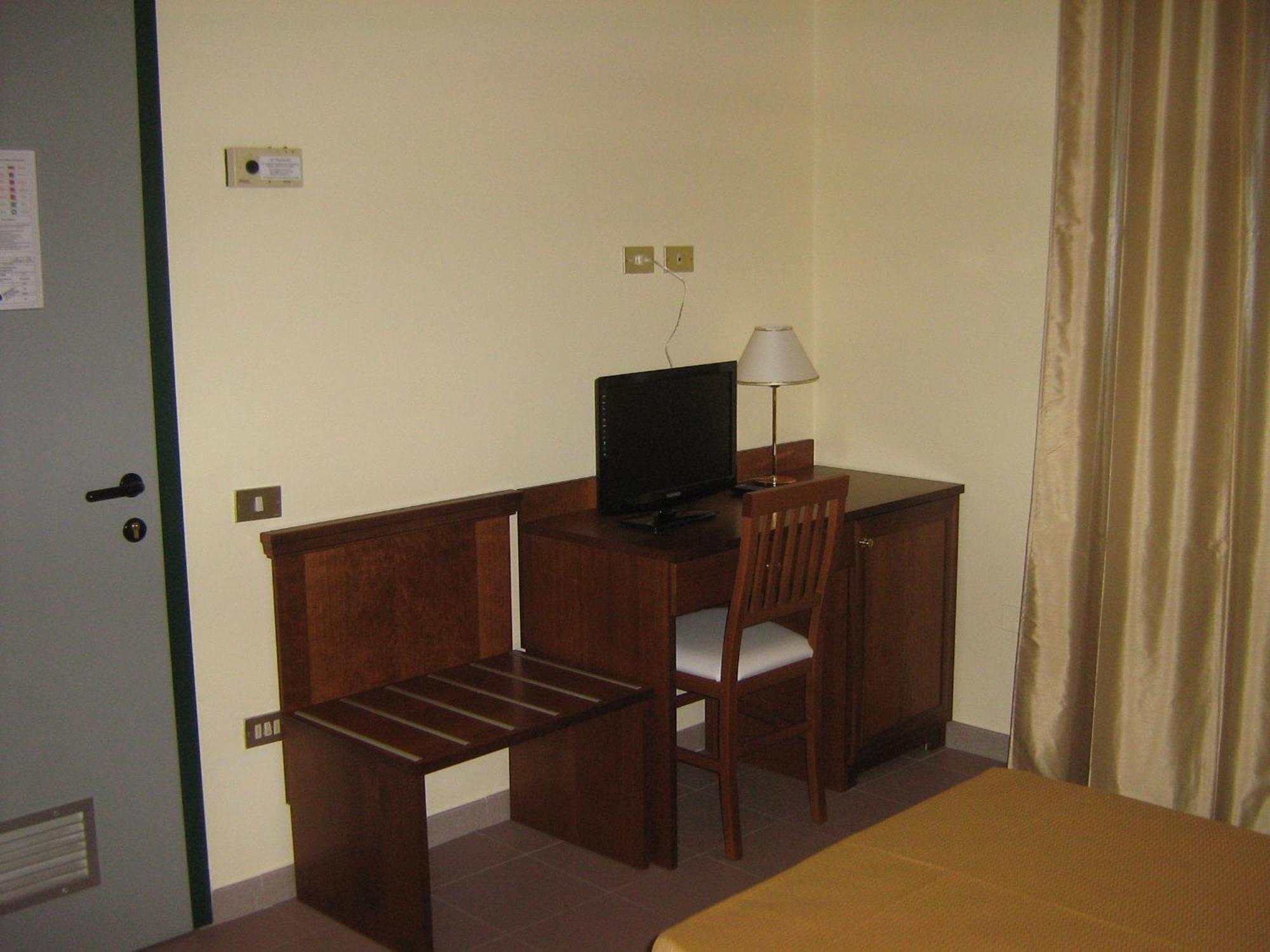 Hostiliae Ciminiera Hotel Ostiglia エクステリア 写真