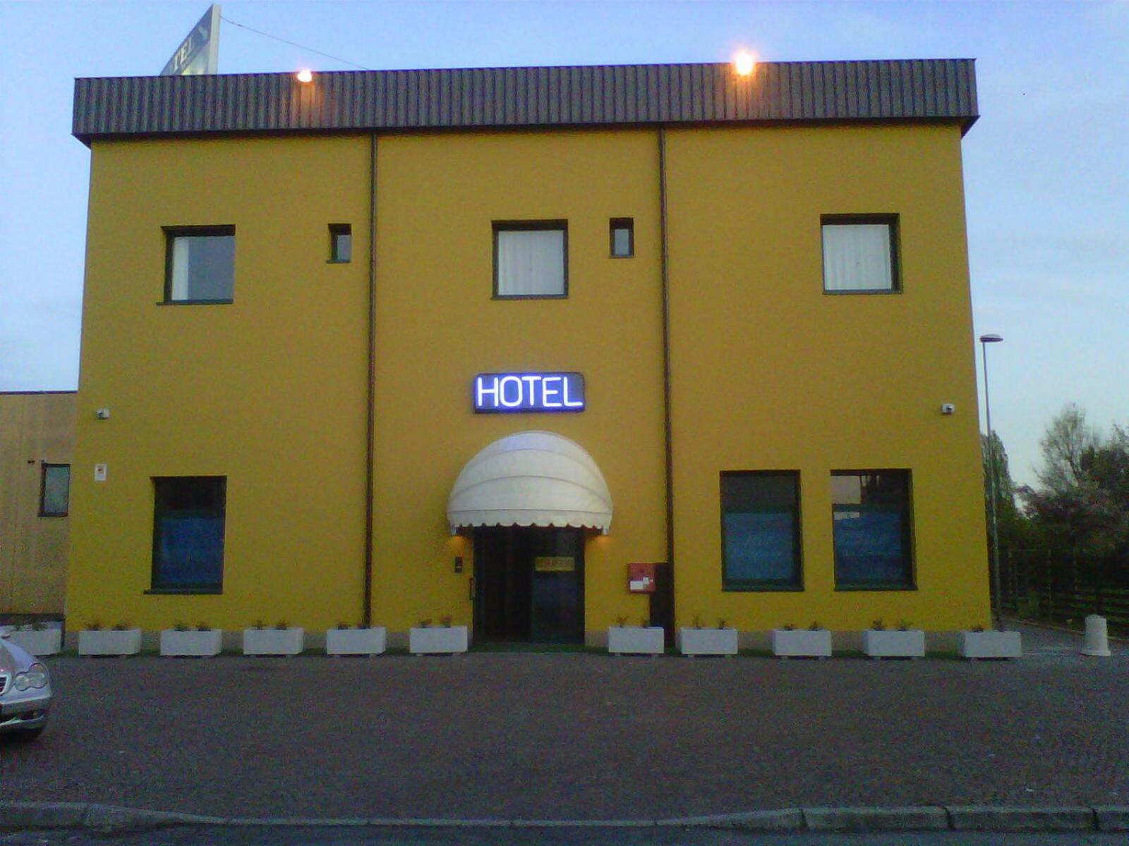 Hostiliae Ciminiera Hotel Ostiglia エクステリア 写真